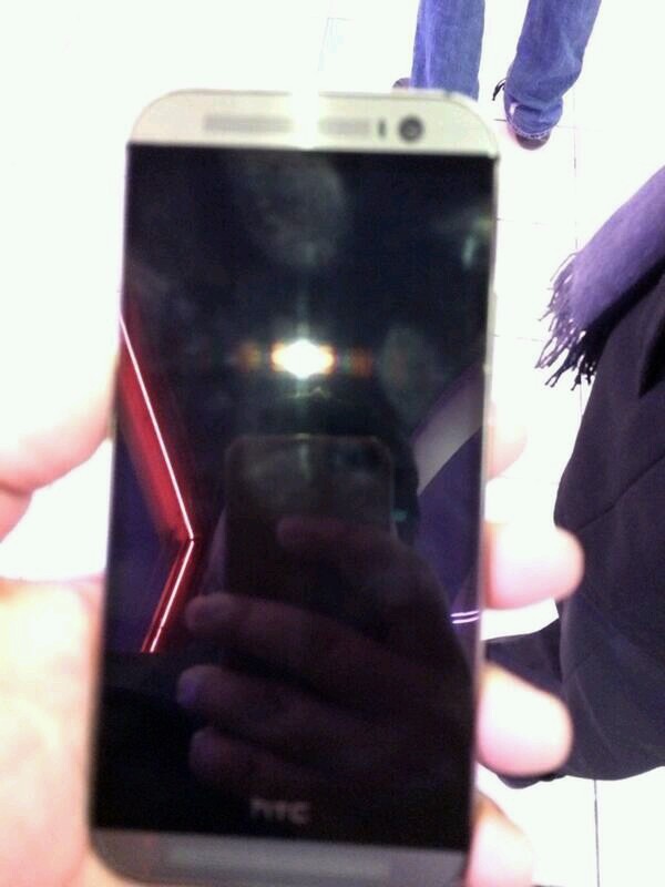 HTC-M8-leak-front-blurry-Mini.jpg