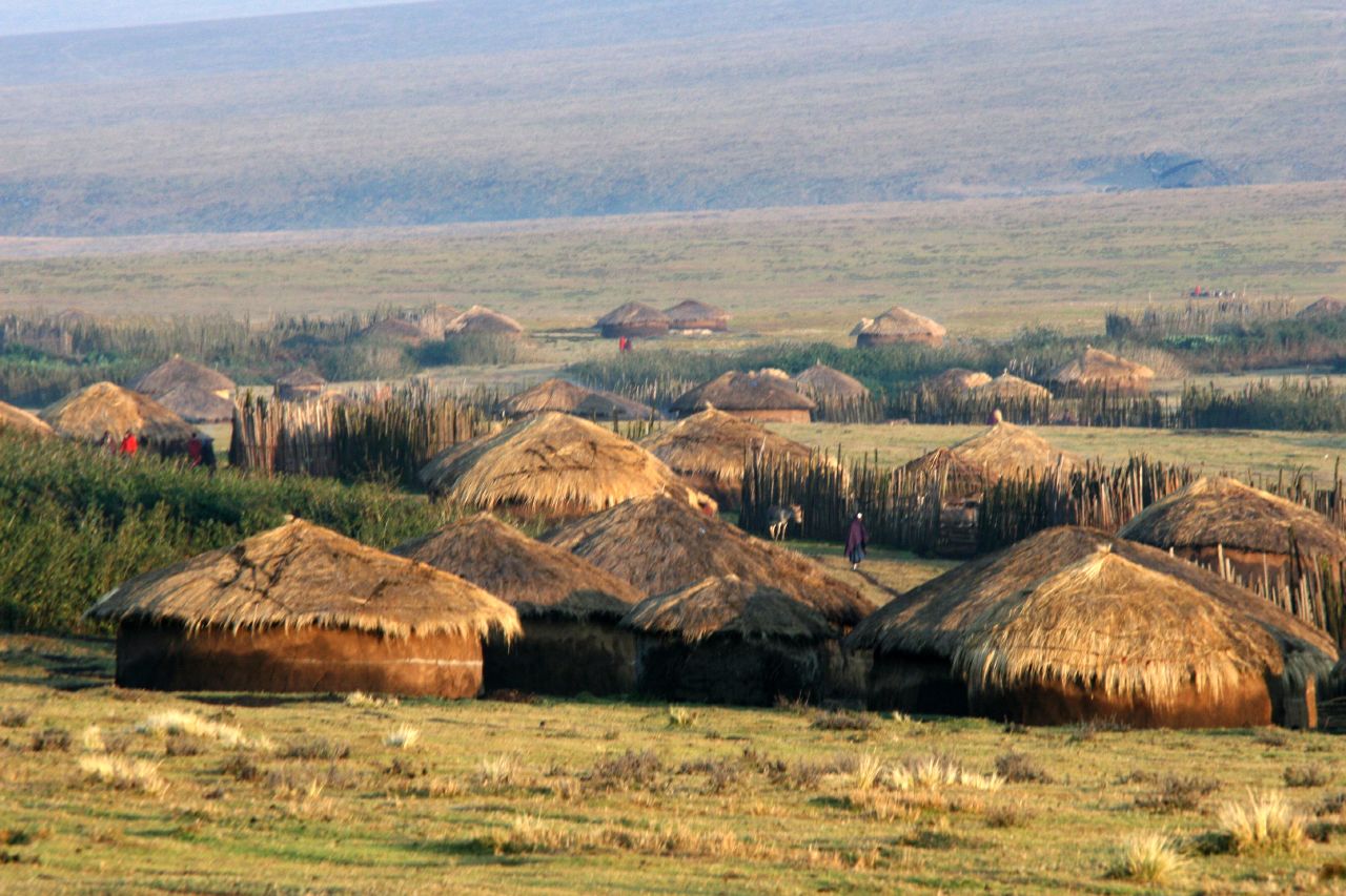 Maasai_village,_Lolmalasin.jpg